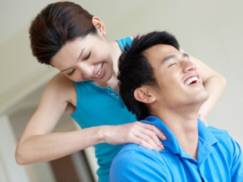 Hướng dẫn cách bấm huyệt vai gáy ngay tại nhà.