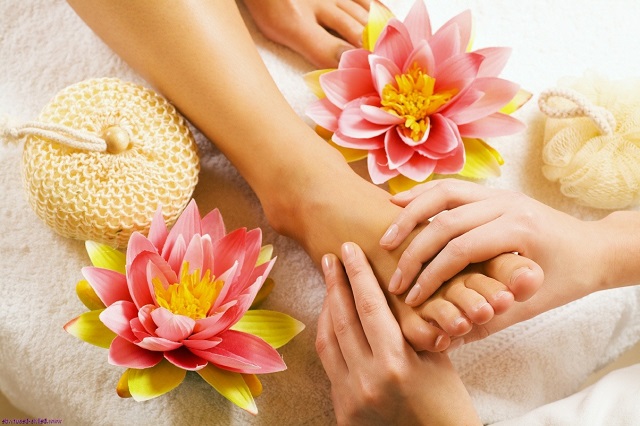 Lợi ích của massage bấm huyệt dưới bàn chân